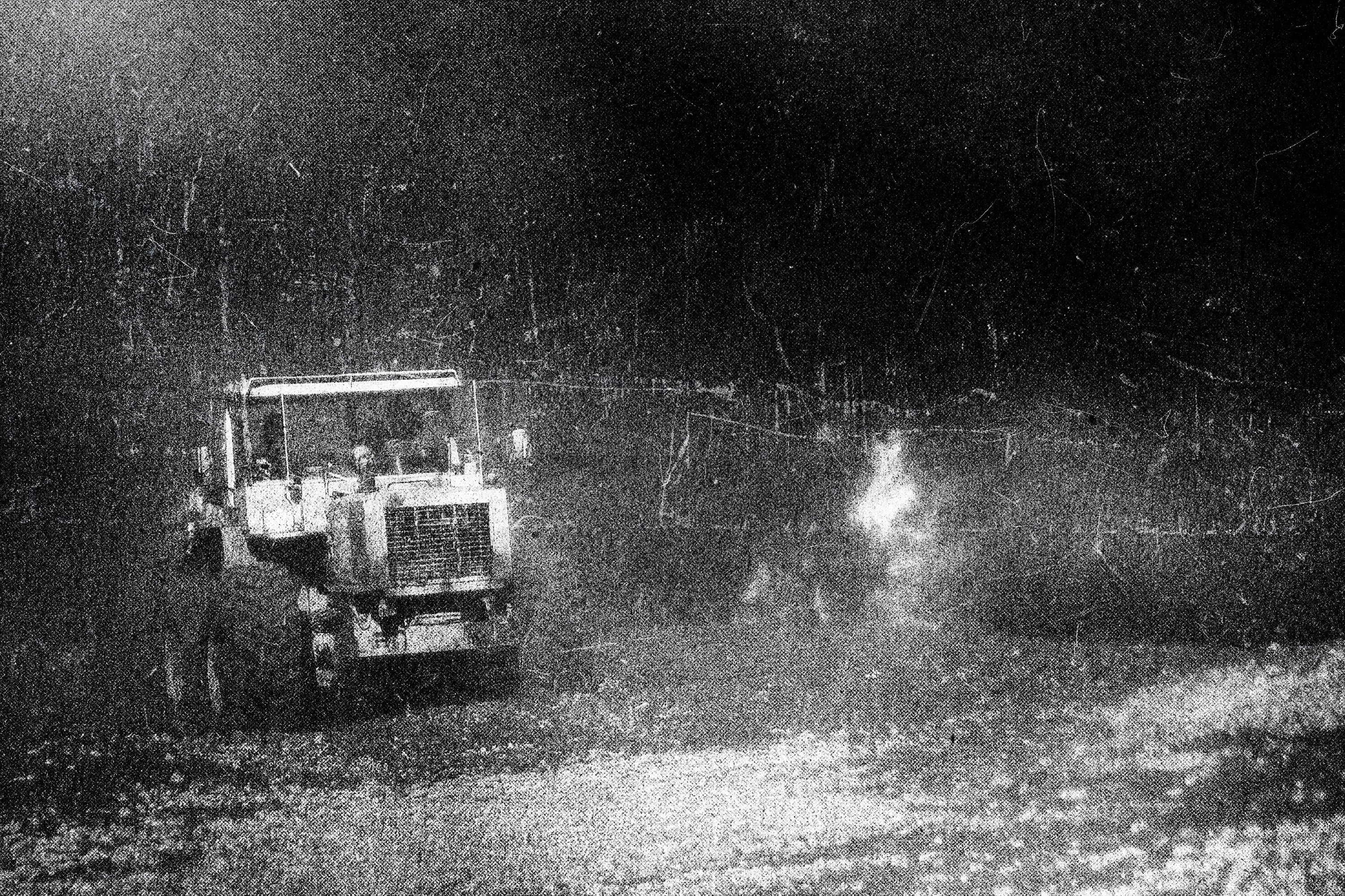 Grunge Riso Photo Effect - Pixelbuddha 7.jpg