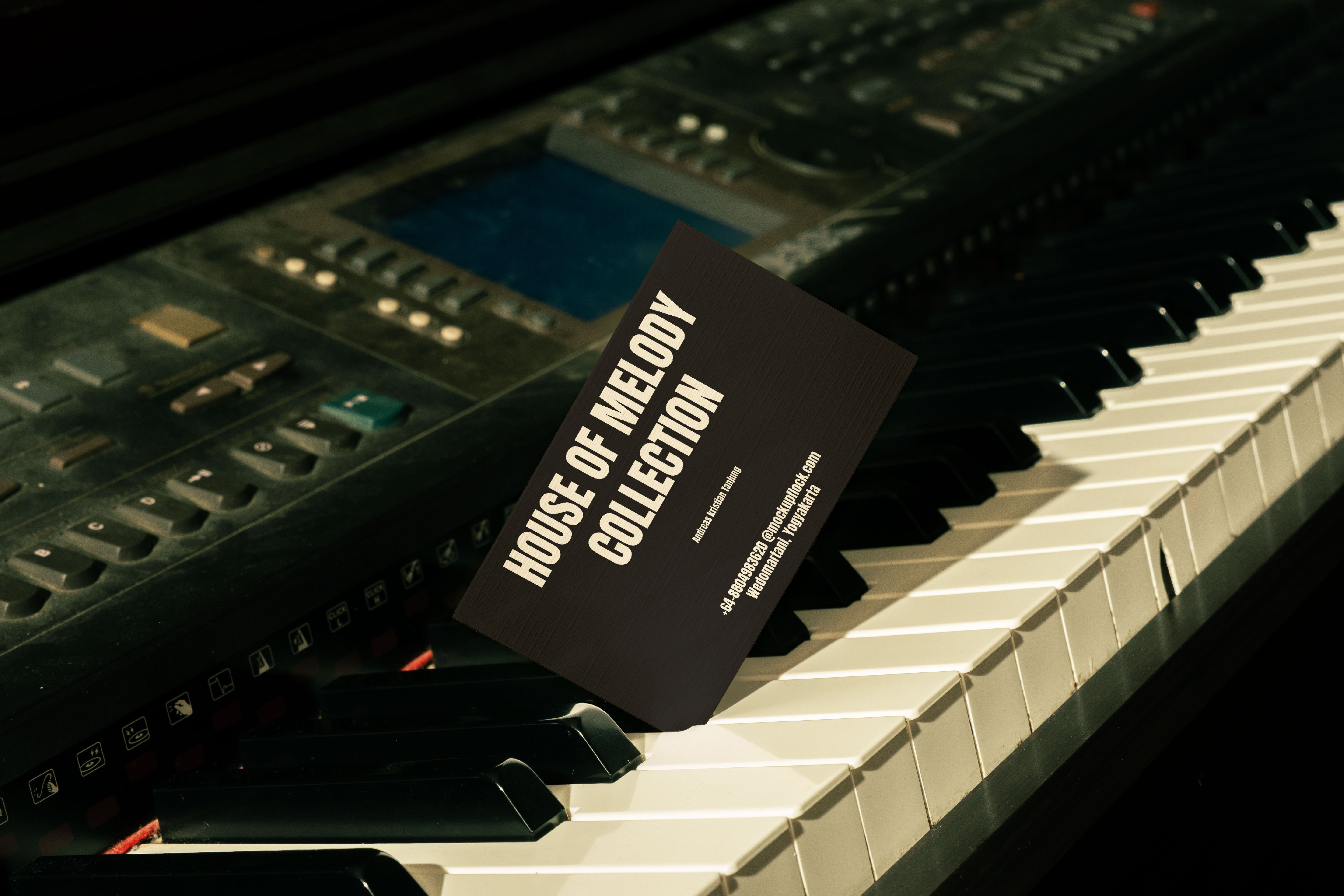 HOM Business Card 01 Mockup - Mockup Flock 1.jpg