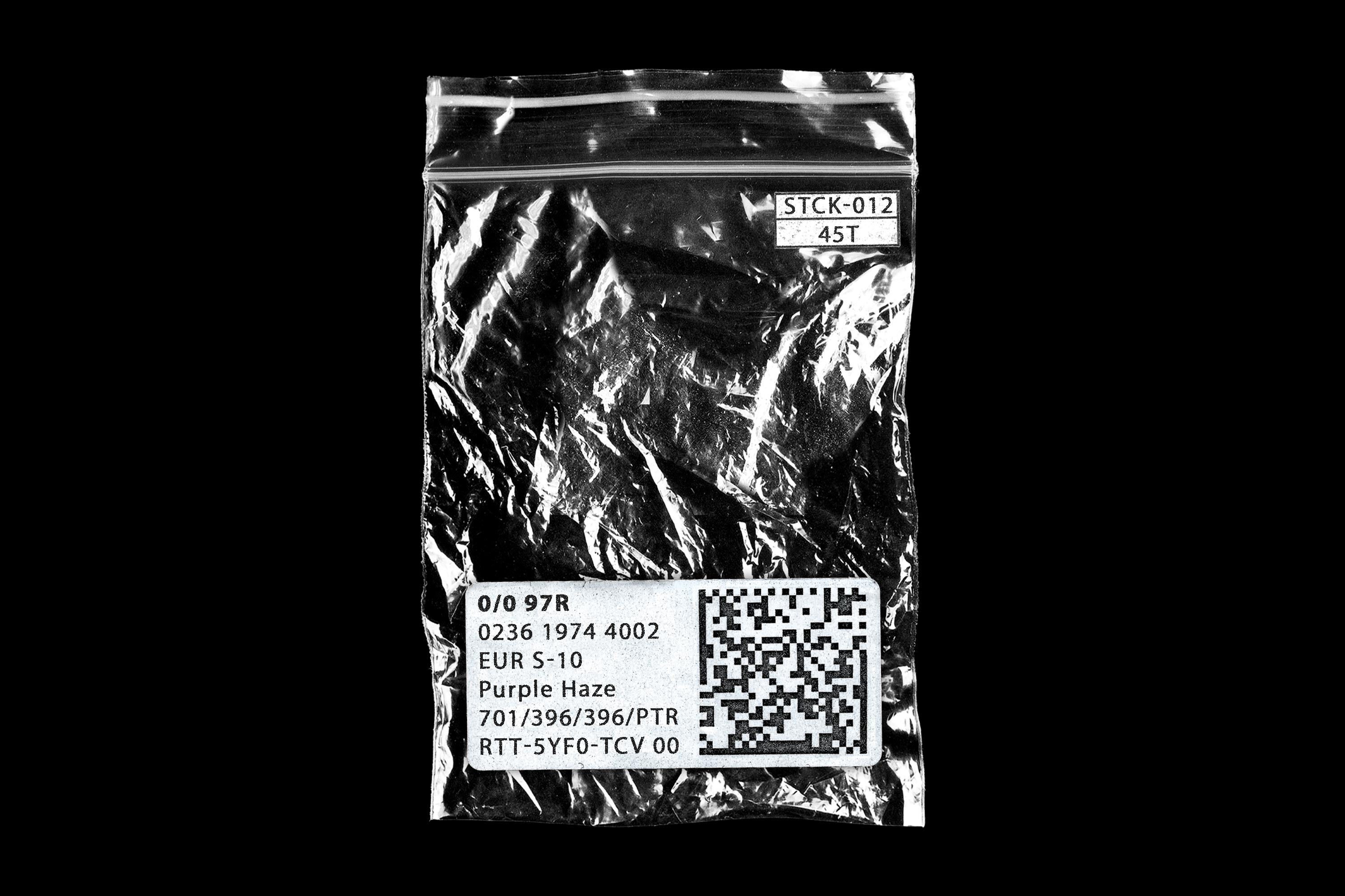 crumpled-ziplock-plastic-bags-pixelbuddha-4.jpg