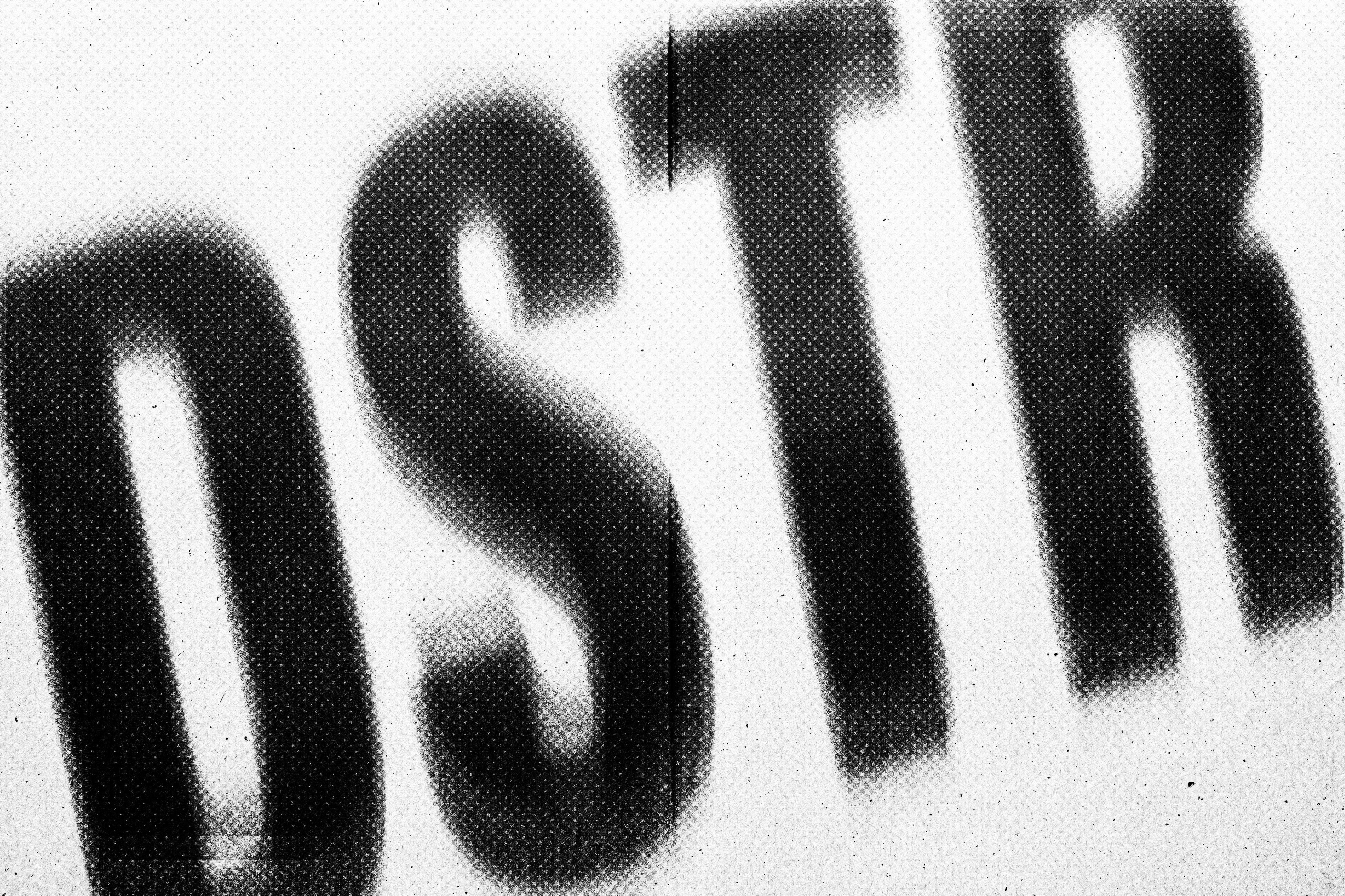 Distortion Halftone Text & Graphic Effect