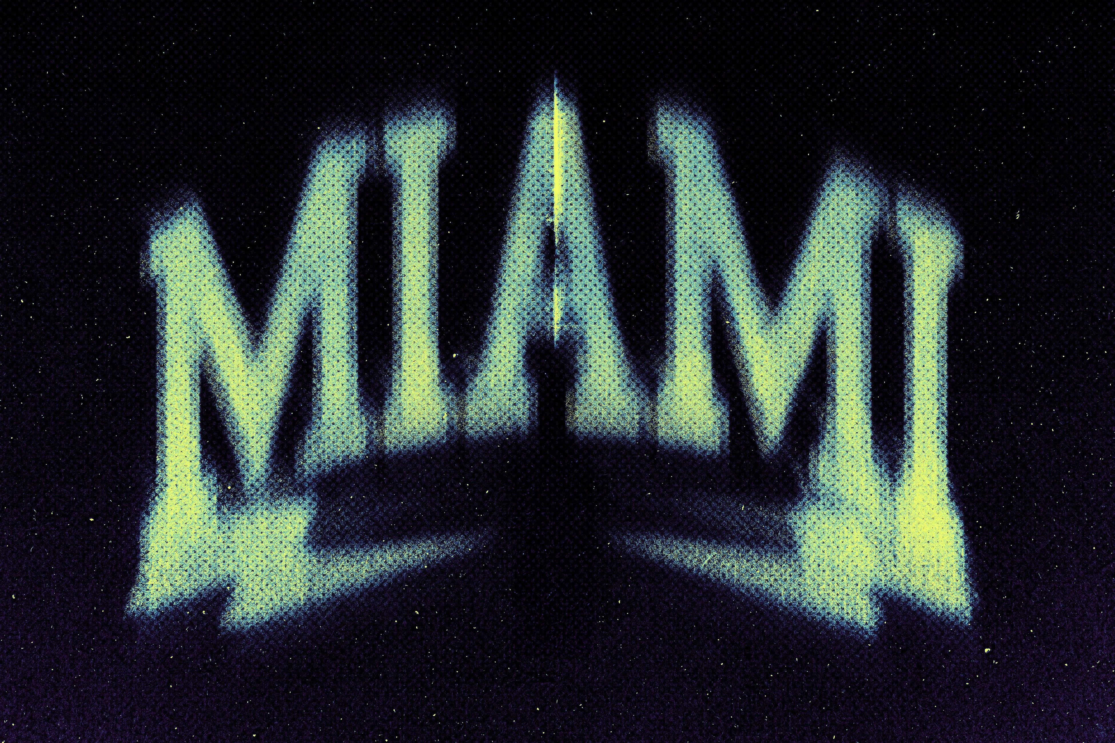 Distortion Halftone Text & Graphic Effect