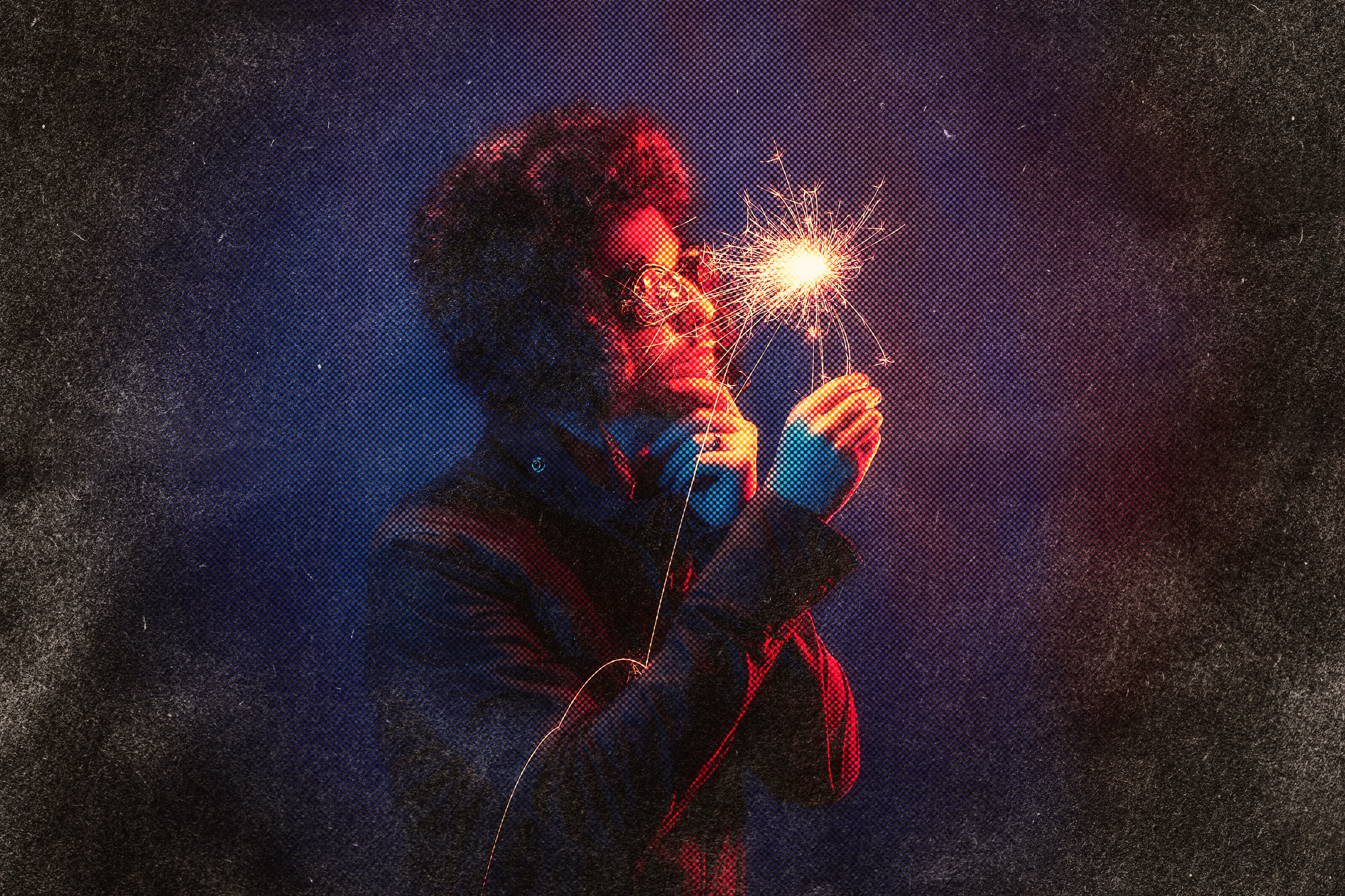 Dreamy Glow Halftone Print Effect