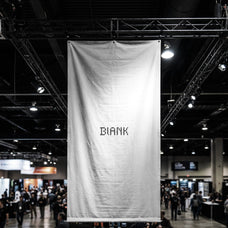 hanging-expo-banner-blank-studio-3.jpg