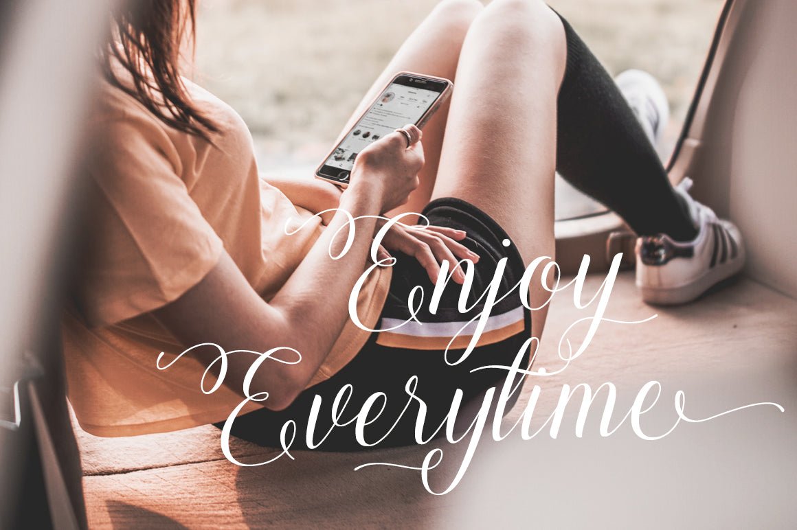 lovely-girl-a-chic-script-font-unknown-creator-3.jpg