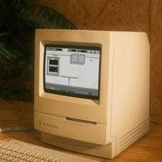 monitor-mockup-macintosh-classic-delamford-supply-3.jpg