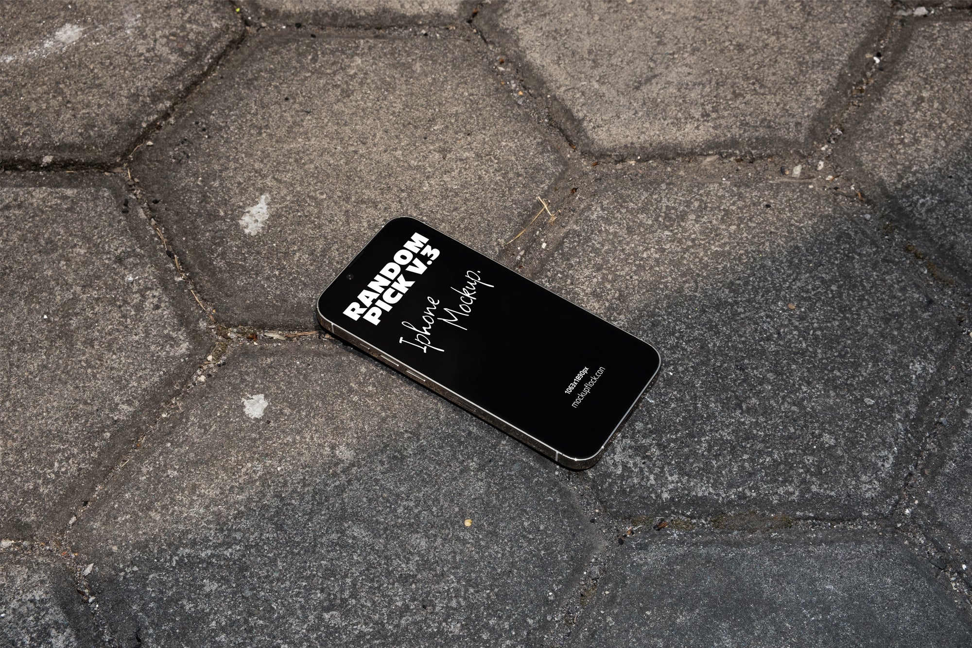 rp-v3-iphone-01-mockup-mockup-flock-3.jpg