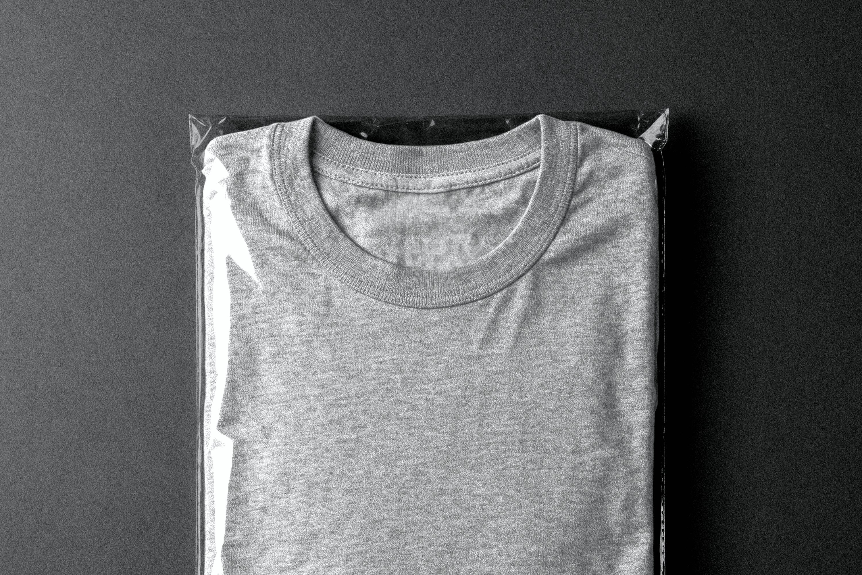 t-shirt-in-plastic-bag-mockup-pixelbuddha-2.png